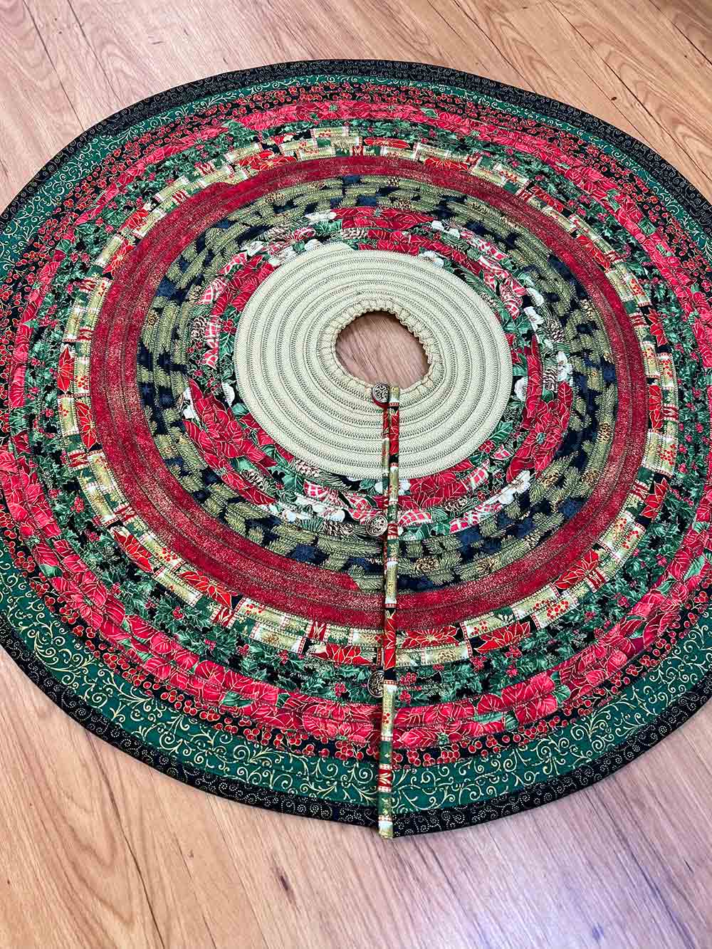 christmas jelly roll tree skirt from Sew creative Fairport